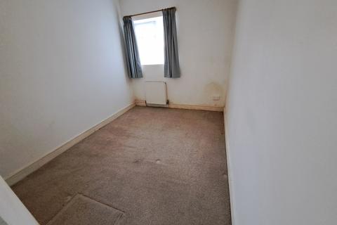 2 bedroom flat for sale, St. Annes Road, Upperton, Eastbourne BN21