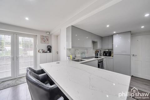 2 bedroom flat for sale, Sudbury Hill, Harrow, HA1