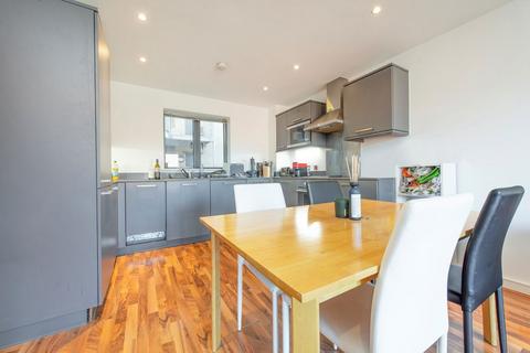 2 bedroom flat for sale, Kings Quarter Apartments, London N1
