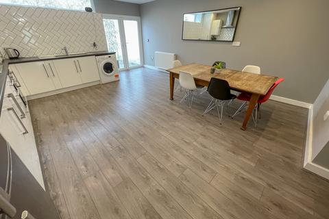 undefined, Pownall Square, L3 6AD,
