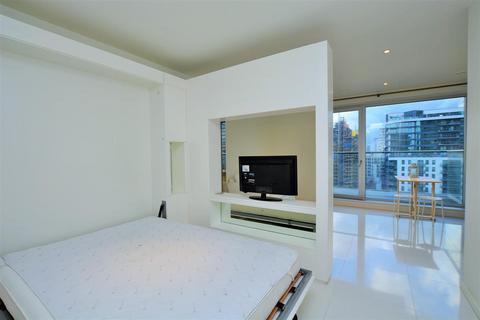 undefined, Baltimore Wharf, London, E14