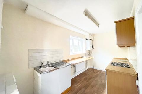 2 bedroom semi-detached house to rent, Hill Court Drive, Leeds, West Yorkshire, LS13