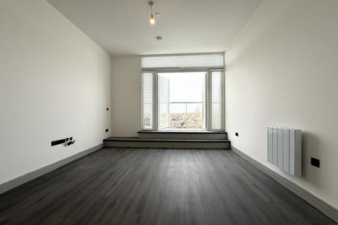 2 bedroom penthouse to rent, Swain Court, Peterborough PE2