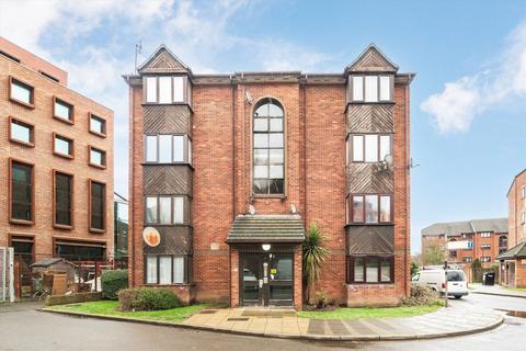 Studio for sale, Vardon Close, London W3
