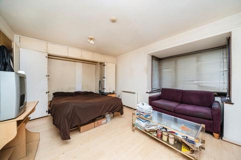 Studio for sale, Vardon Close, London W3