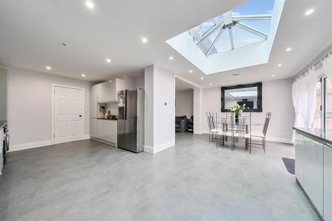 5 bedroom end of terrace house for sale, Faringdon Avenue, Bromley