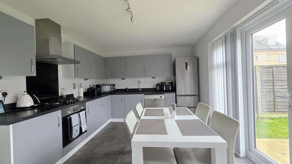 Kitchen/Dining Room
