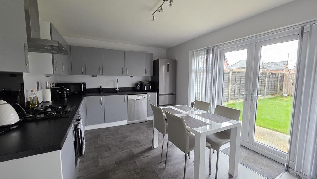 Kitchen/Dining Room