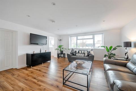 4 bedroom detached house for sale, 126 London Road, Shrewsbury, SY2 6PS