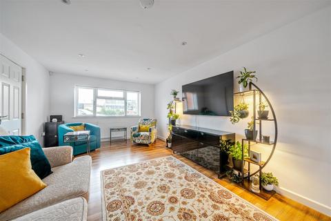 4 bedroom detached house for sale, 126 London Road, Shrewsbury, SY2 6PS