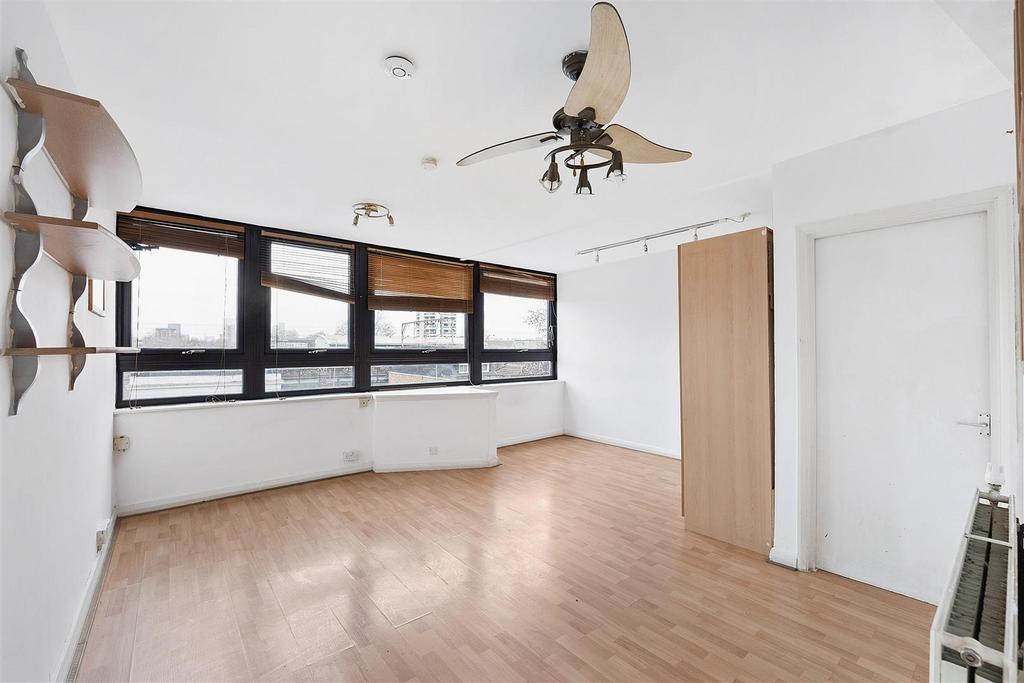 Studio Room