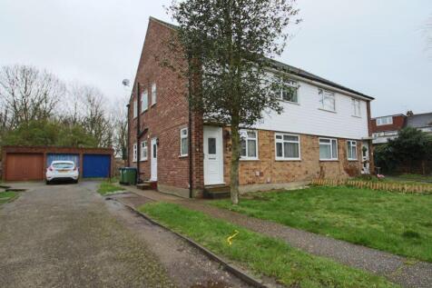 2 bedroom maisonette