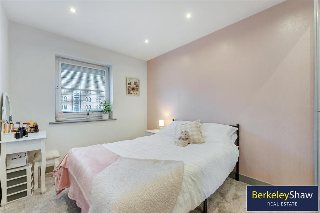 Guest bedroom