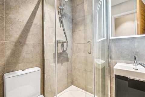 Studio to rent, Edith Road, London, W14