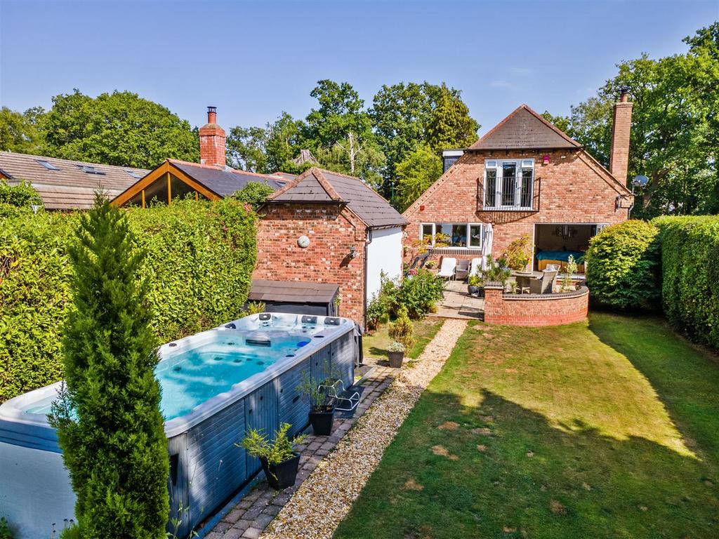 28 Fulford Hall Road 8.jpg