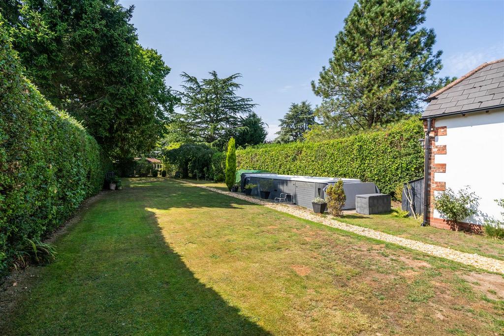 28 Fulford Hall Road 44.jpg