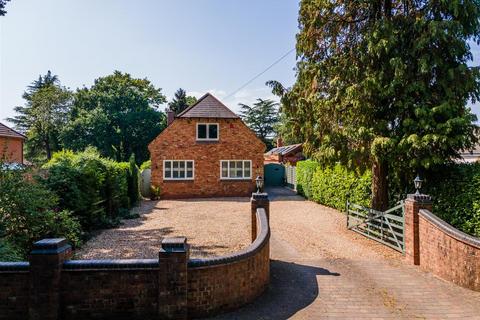 4 bedroom detached house for sale, Fulford Hall Road, Tidbury Green, Solihull