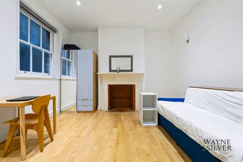 Studio to rent, Frognal, Hampstead, NW3