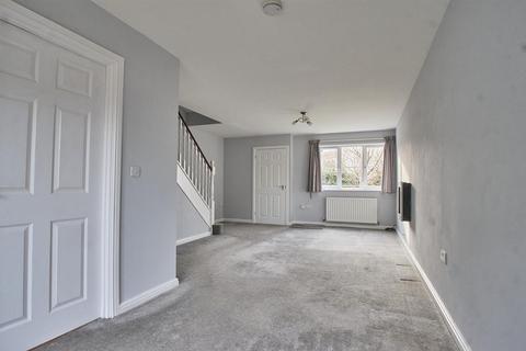 3 bedroom end of terrace house to rent, St. Francis Close, Hinckley