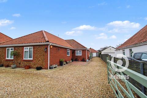 undefined, Modern Large Family Bungalow with Detached Annexe in Dersingham