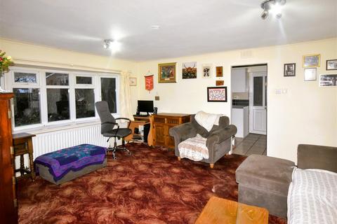 2 bedroom detached bungalow for sale, Barnfield Road, Collingham