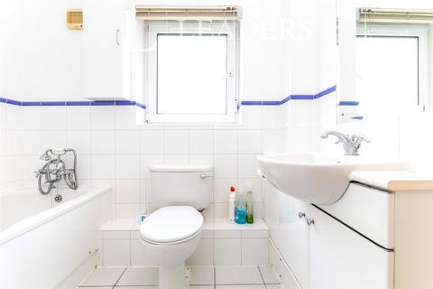 2 bedroom flat to rent, Lysander Court, Gunwharf Quays, Portsmouth, PO1
