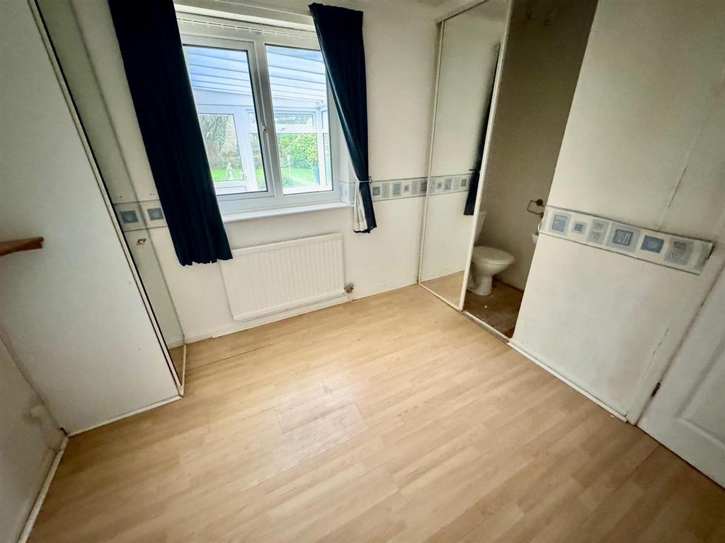 Bedroom 3b.jpg