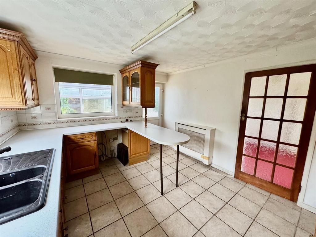 Kitchen 3.jpg