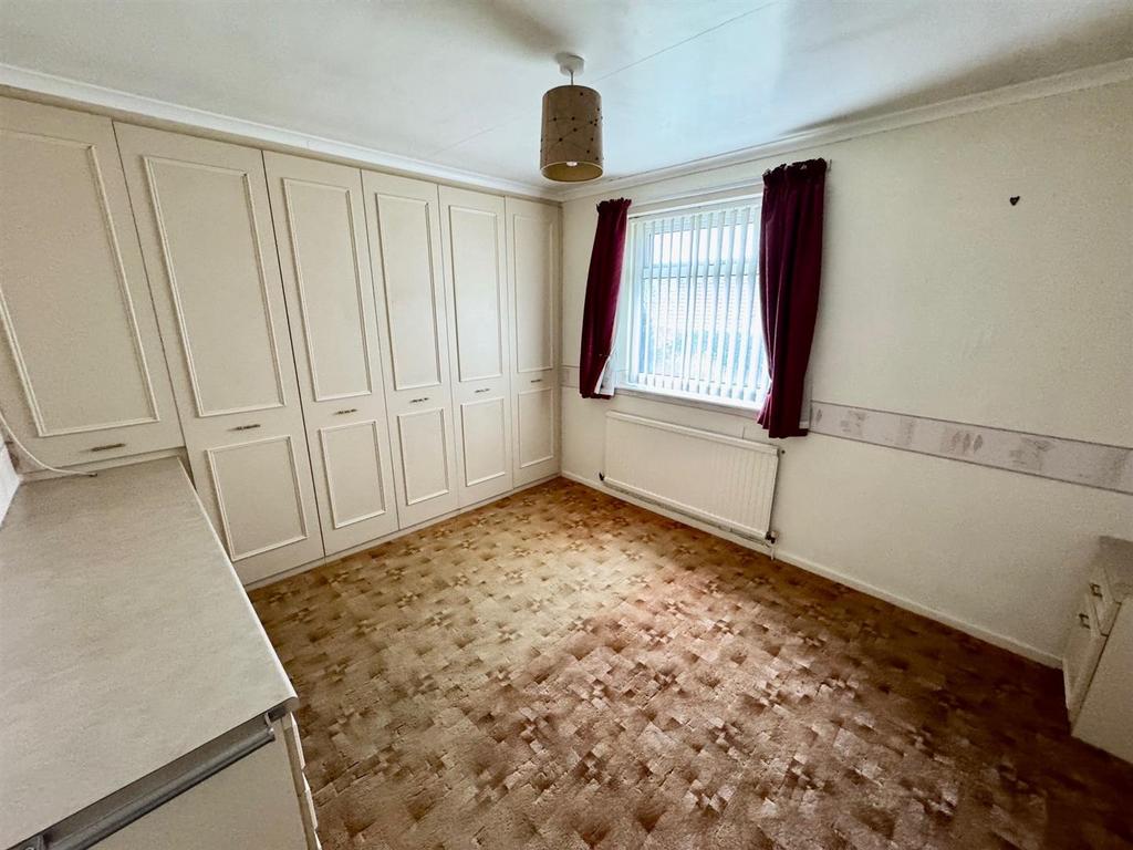 Bedroom 1.jpg