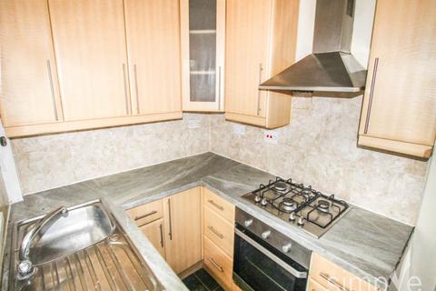 2 bedroom ground floor maisonette to rent, Victoria Road, Southall, Middlesex