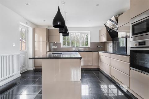 5 bedroom detached house for sale, Henry Close, Haverhill CB9