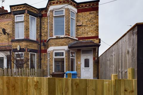 2 bedroom end of terrace house for sale, Nesfield Avenue, Perth Street West, HU5 3UW `