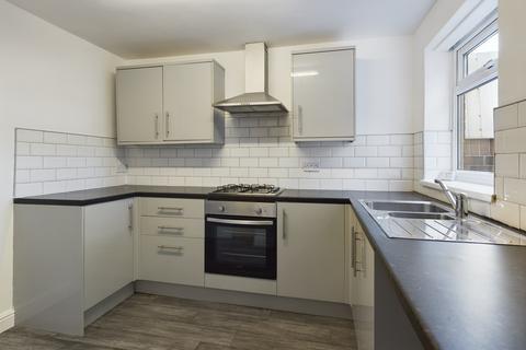 2 bedroom end of terrace house for sale, Nesfield Avenue, Perth Street West, HU5 3UW `