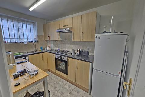 2 bedroom flat to rent, St. Ann's Road, London N15