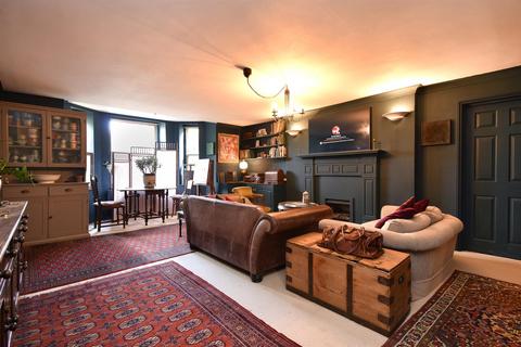 2 bedroom flat for sale, Highlands Gardens, St. Leonards-On-Sea