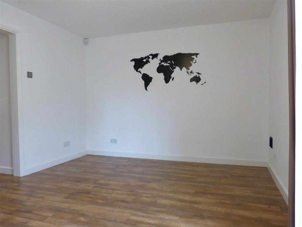 Lounge 2.JPG
