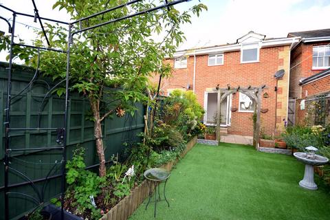 3 bedroom semi-detached house to rent, The Diggings, St. Helens, PO33 1UW