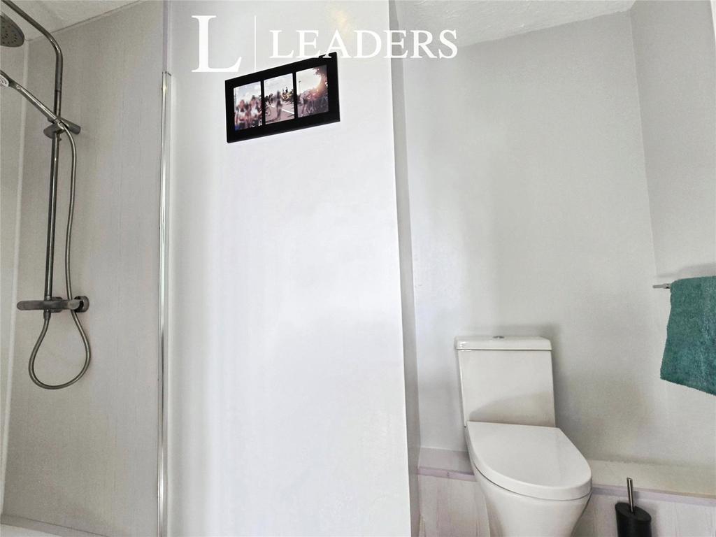 Shower En-Suite