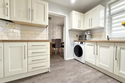 3 bedroom semi-detached house for sale, Carlton Drive, Wigston LE18
