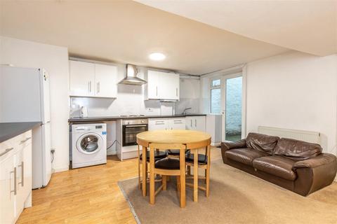 2 bedroom flat to rent, Bedford Square, Brighton