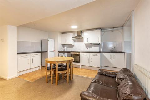 2 bedroom flat to rent, Bedford Square, Brighton