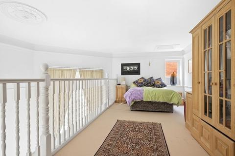 2 bedroom flat for sale, Clerkenwell Road, Clerkenwell, London, EC1M