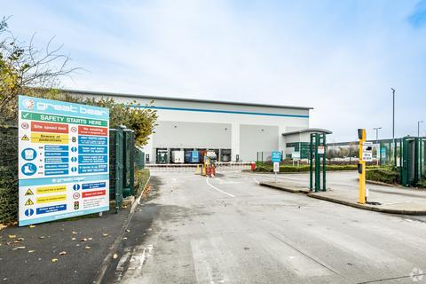 Warehouse to rent, Stoke Rd Rochester ME3 9BJ