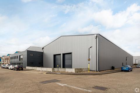 Warehouse to rent, 240-242 Lincoln Rd Enfield EN1 1SP