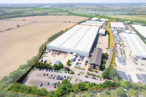 Warehouse to rent, 3 Express Business Park Rushden NN10 6GL