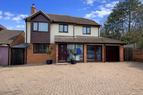 4 bedroom detached house for sale, Eagle Close, Kingsteignton, Newton Abbot