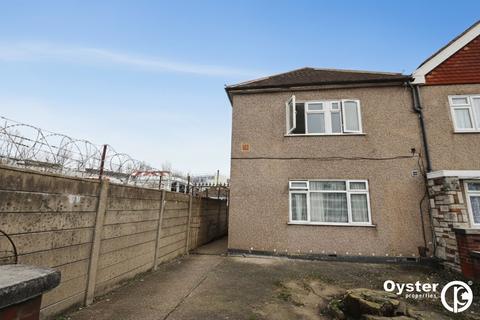 3 bedroom flat to rent, Hertford Road, Enfield, EN3
