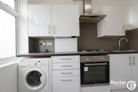 3 bedroom flat to rent, Hertford Road, Enfield, EN3