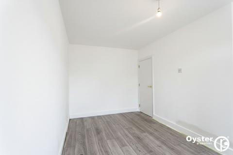 3 bedroom flat to rent, Hertford Road, Enfield, EN3