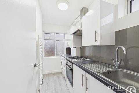 3 bedroom flat to rent, Hertford Road, Enfield, EN3